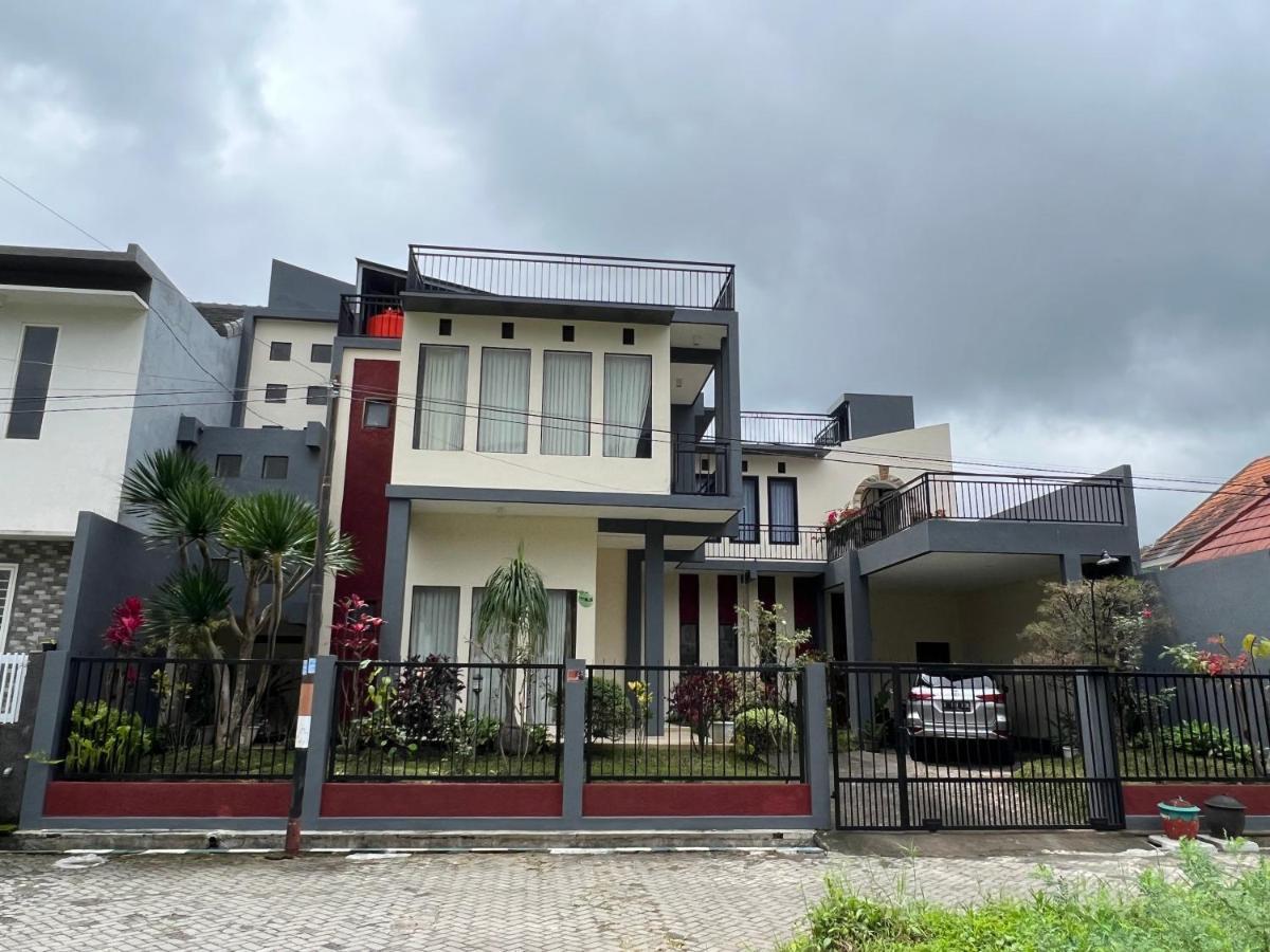 バトゥ Sudji'S Houseヴィラ エクステリア 写真