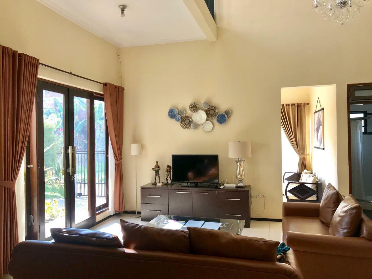 バトゥ Sudji'S Houseヴィラ エクステリア 写真